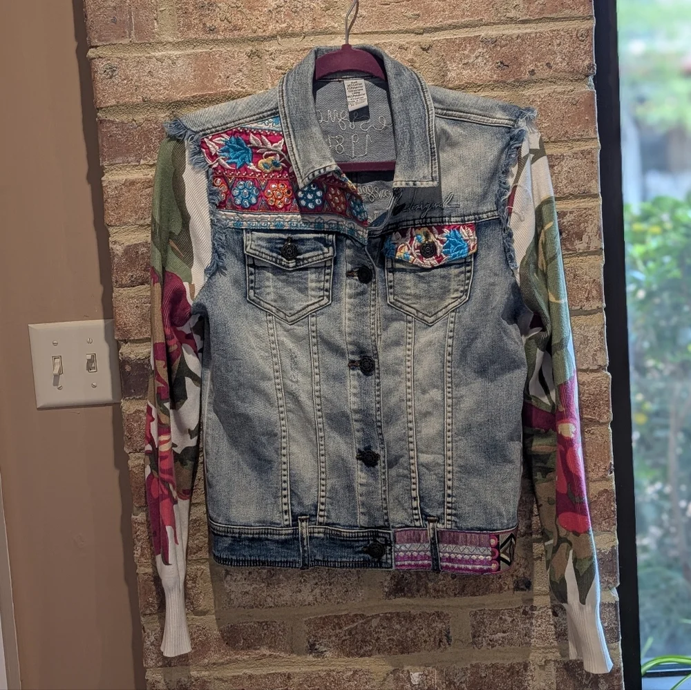 Desigual Embellished Light Wash Denim Jacket with Multicolor Floral Sleeves - Picture 1 of 9
